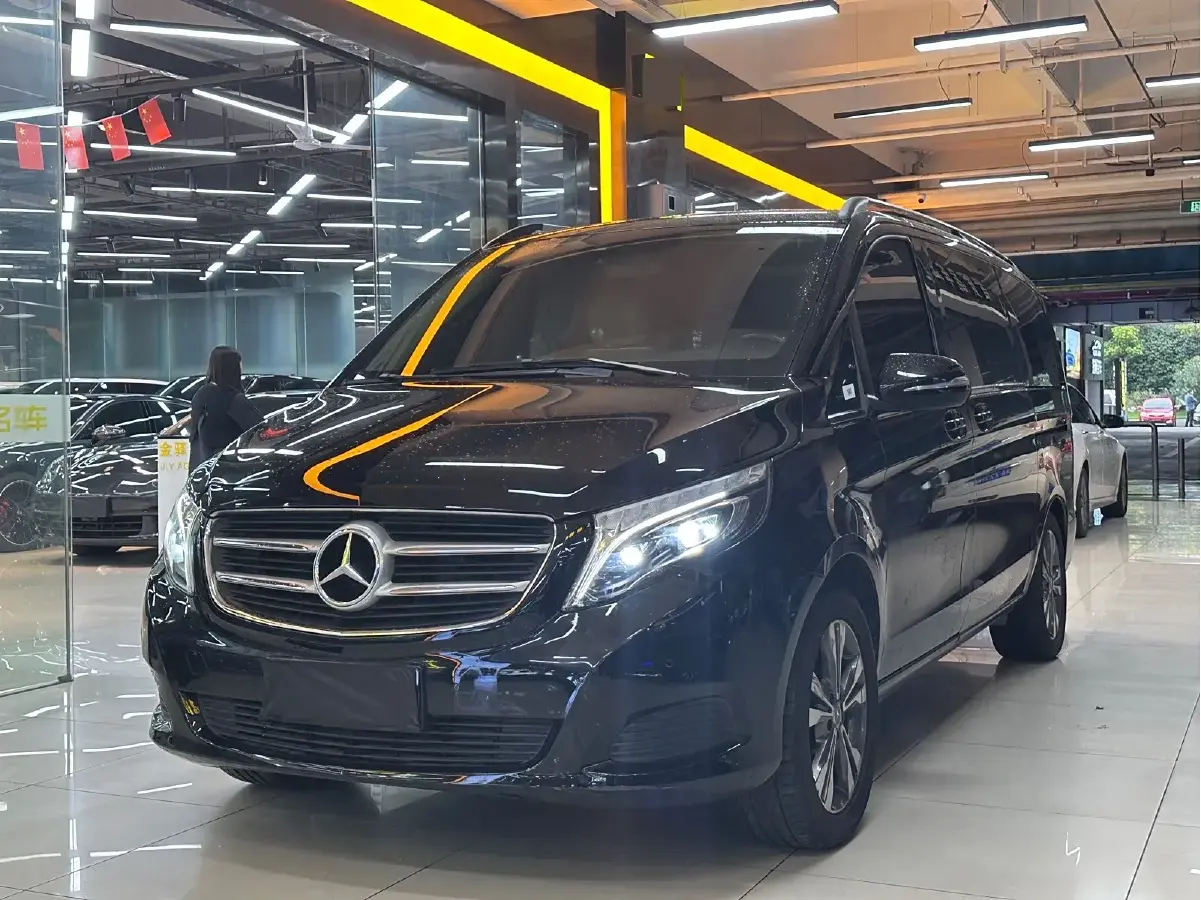 2018 Mercedes-Benz V Class 2.0T 211HP L4 7AT
