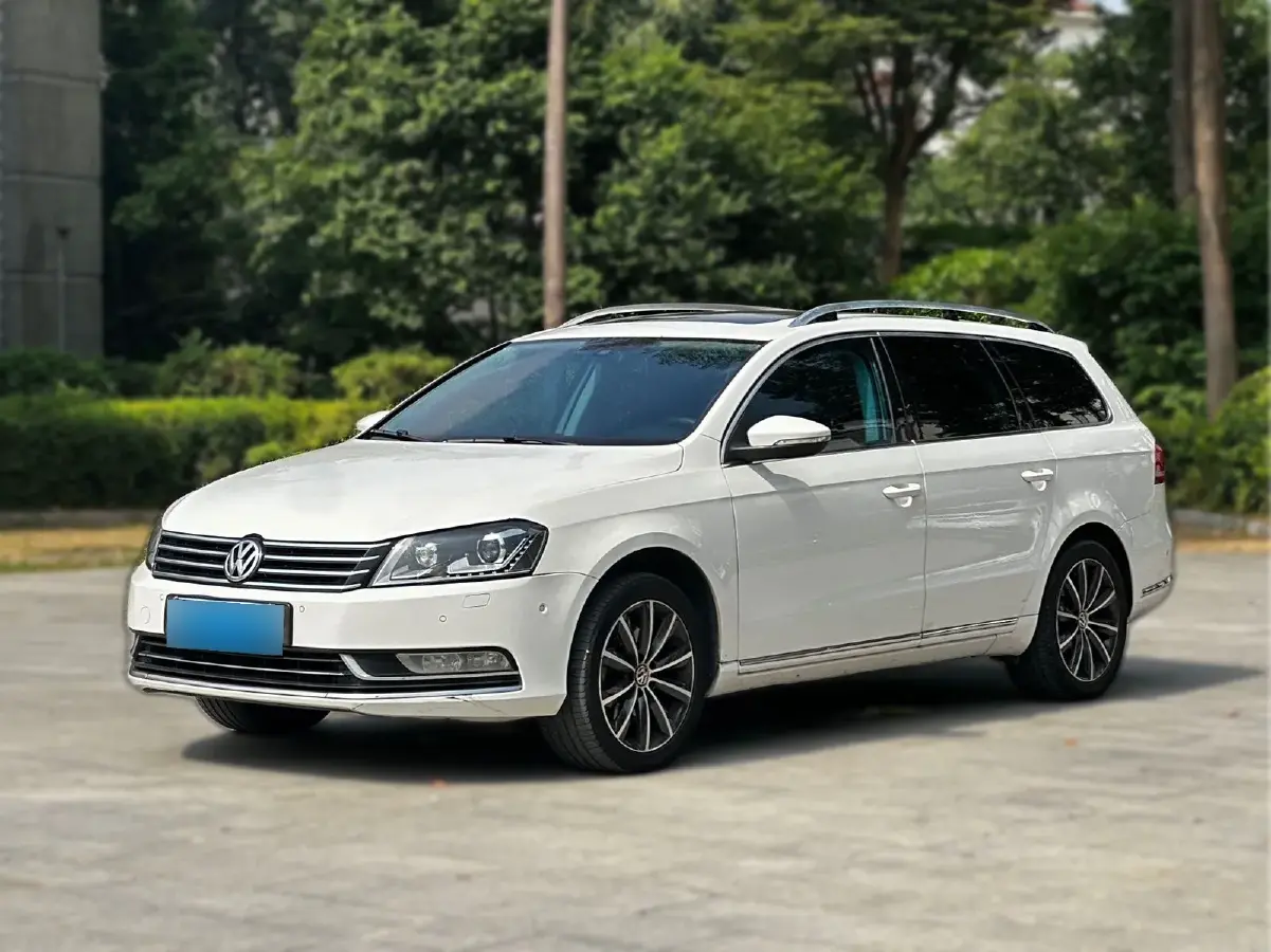 2012 Volkswagen Magotan 2.0T 211HP L4 6DCT