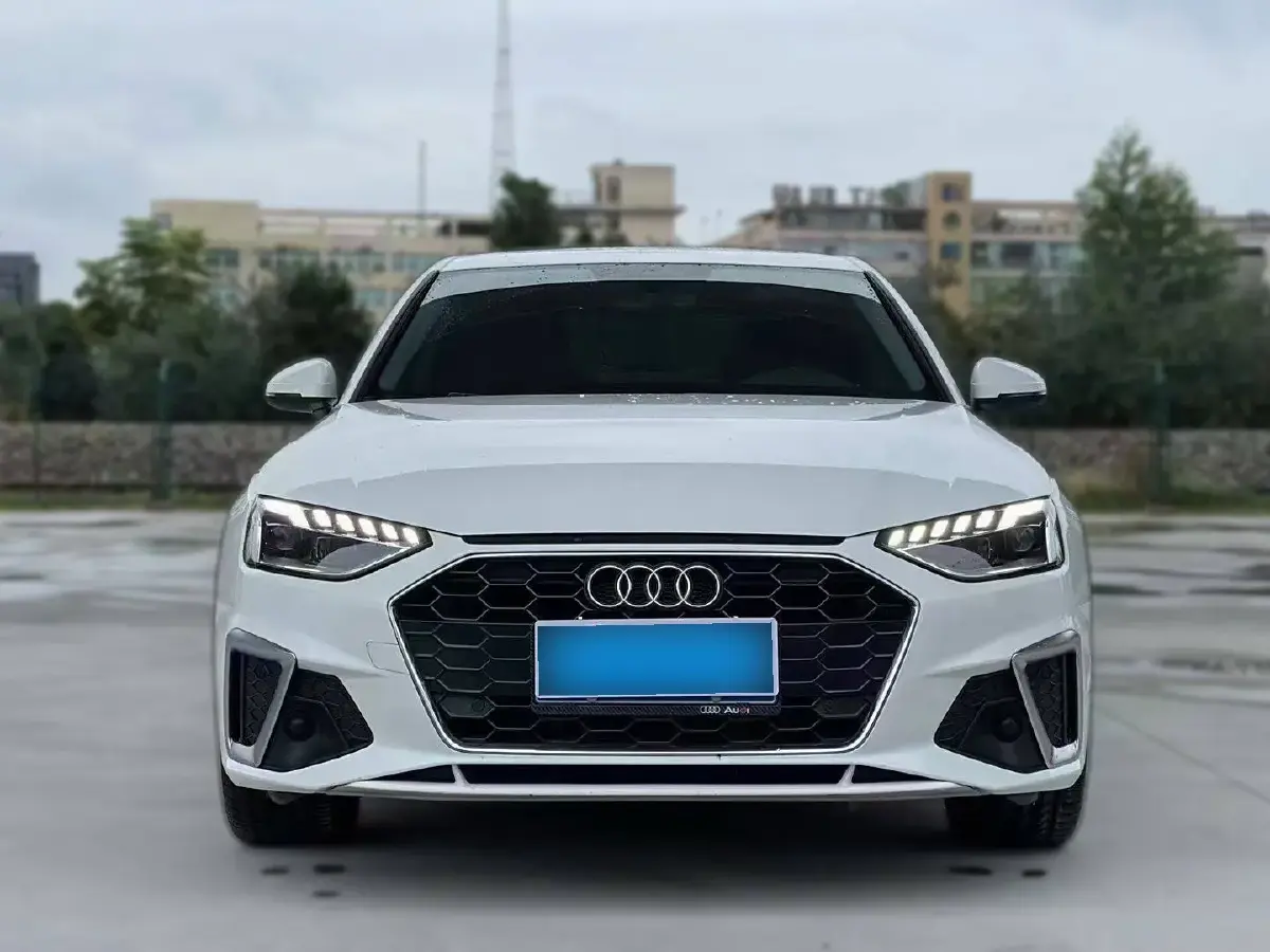2022 Audi A4L 2.0T 150HP L4 7DCT