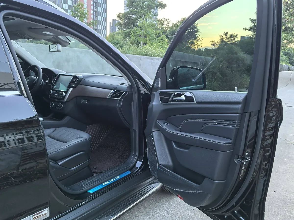 2021 BeiJing BJ90 4.0T 422HP V8 9AT,autocango,china used car exporter,china ev exporter,chinese used car exporter,chinese used ev exporter