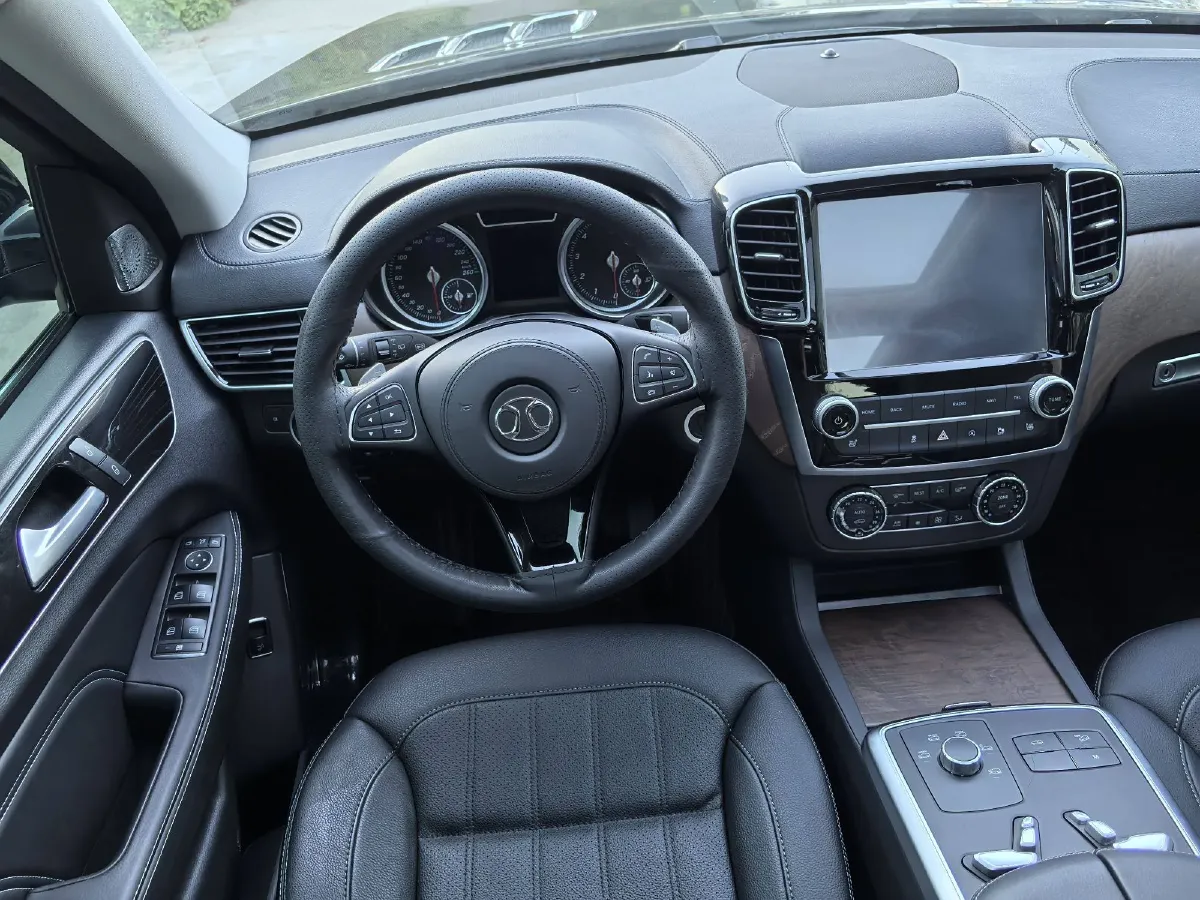 2021 BeiJing BJ90 4.0T 422HP V8 9AT,autocango,china used car exporter,china ev exporter,chinese used car exporter,chinese used ev exporter