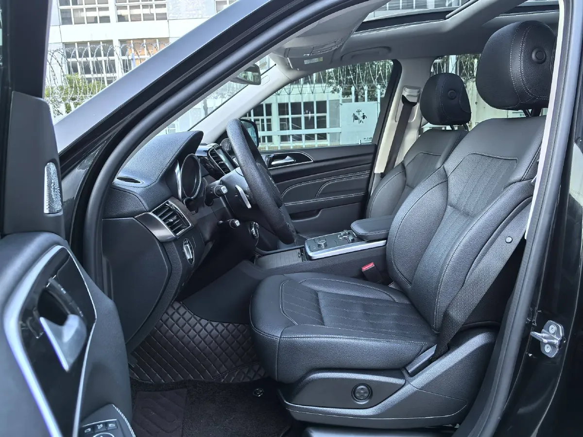 2021 BeiJing BJ90 4.0T 422HP V8 9AT,autocango,china used car exporter,china ev exporter,chinese used car exporter,chinese used ev exporter