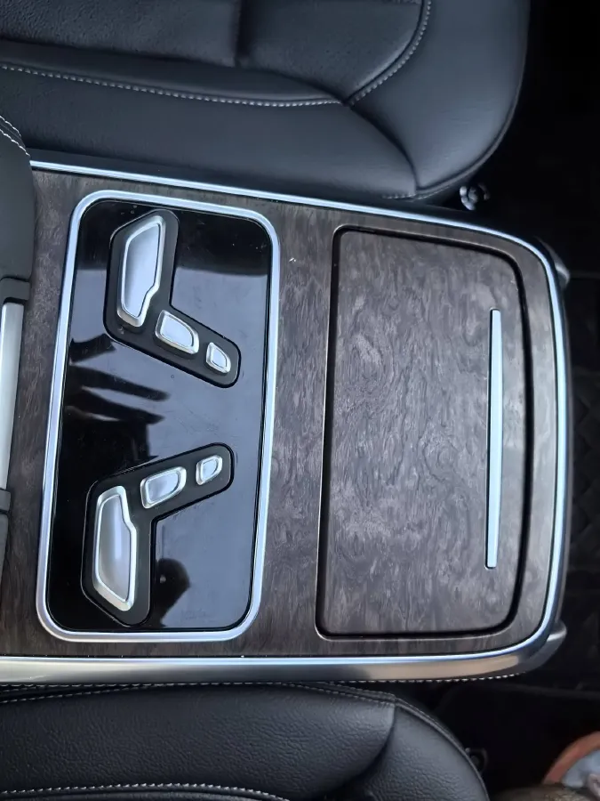 2021 BeiJing BJ90 4.0T 422HP V8 9AT,autocango,china used car exporter,china ev exporter,chinese used car exporter,chinese used ev exporter