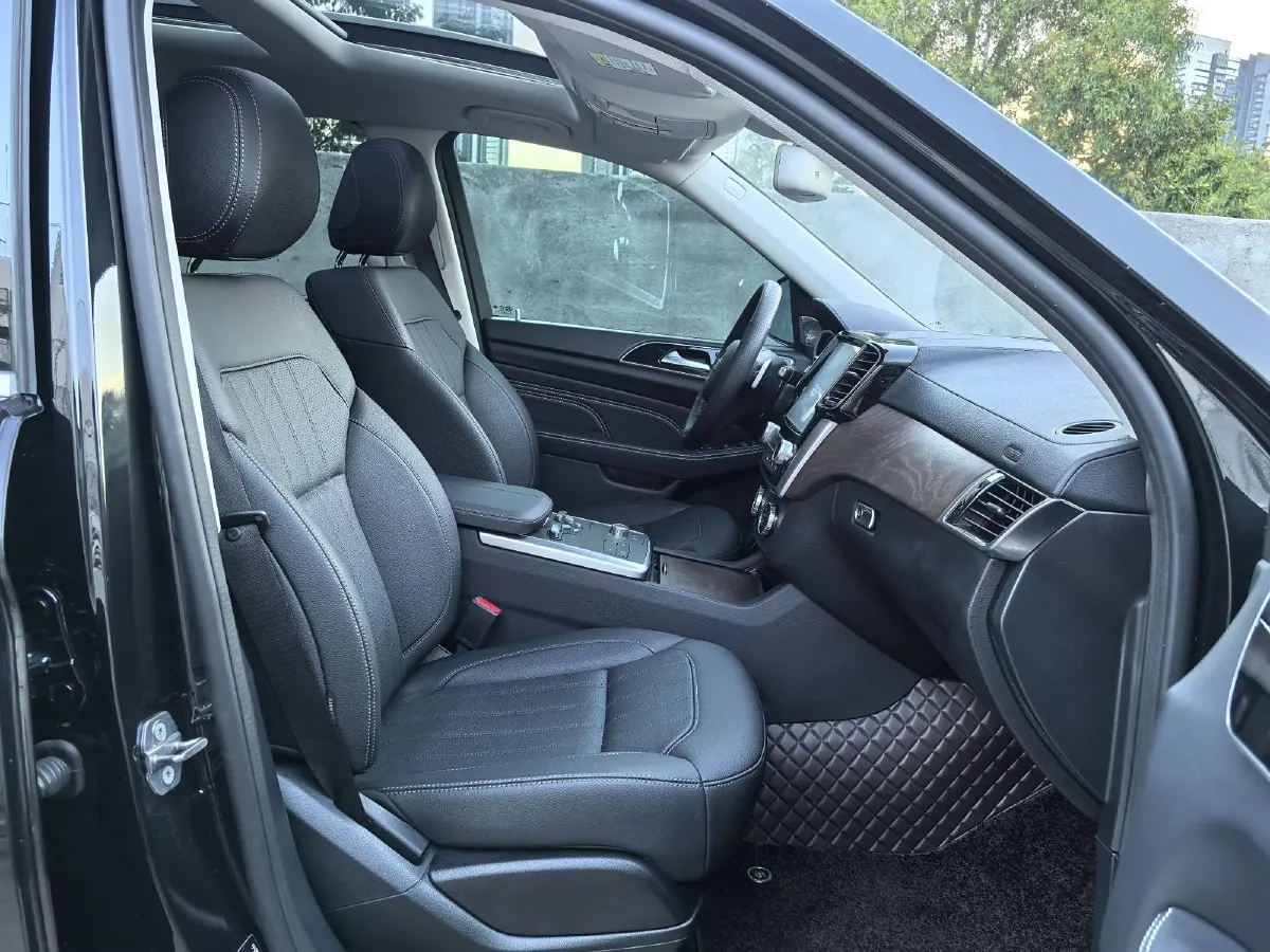 2021 BeiJing BJ90 4.0T 422HP V8 9AT,autocango,china used car exporter,china ev exporter,chinese used car exporter,chinese used ev exporter