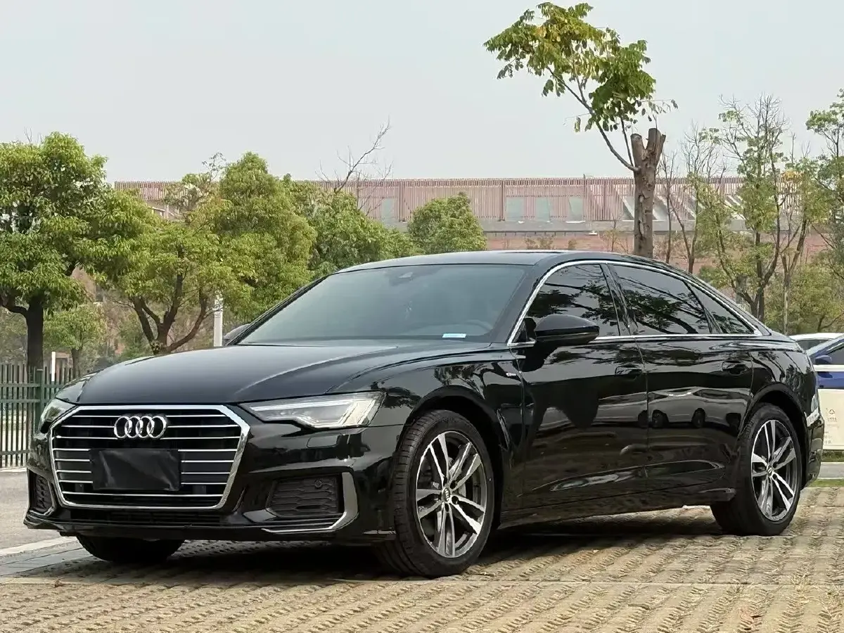 2021 Audi A6L 2.0T 190HP L4 7DCT