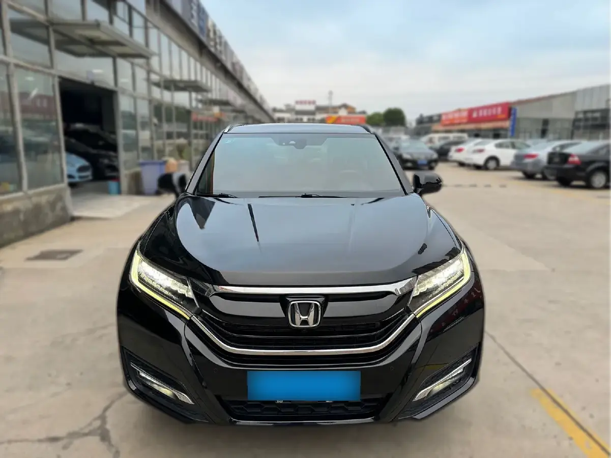2017 Honda UR-V 2.0T 272HP L4 9AT