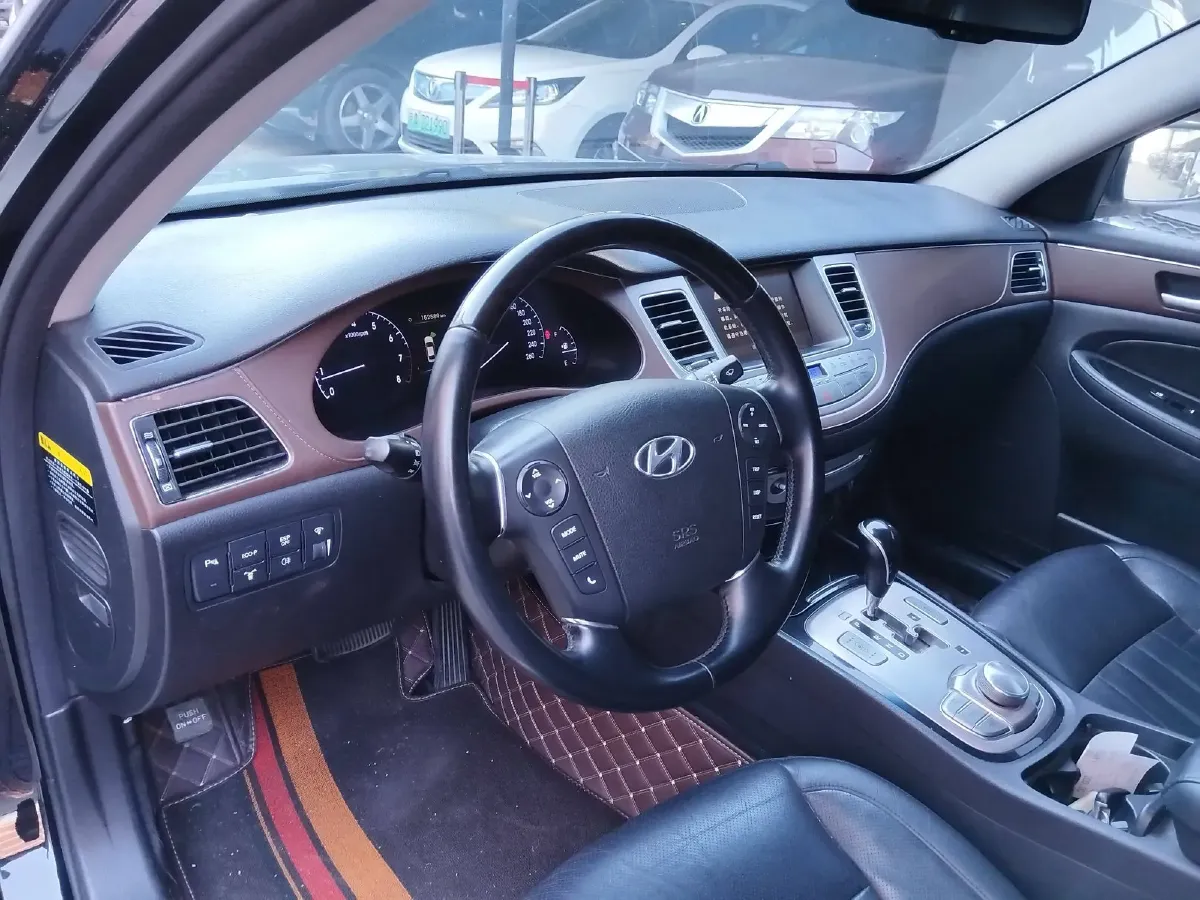 2012 Hyundai Rohens 3.0L 272HP V6 8AT,autocango,china used car exporter,china ev exporter,chinese used car exporter,chinese used ev exporter