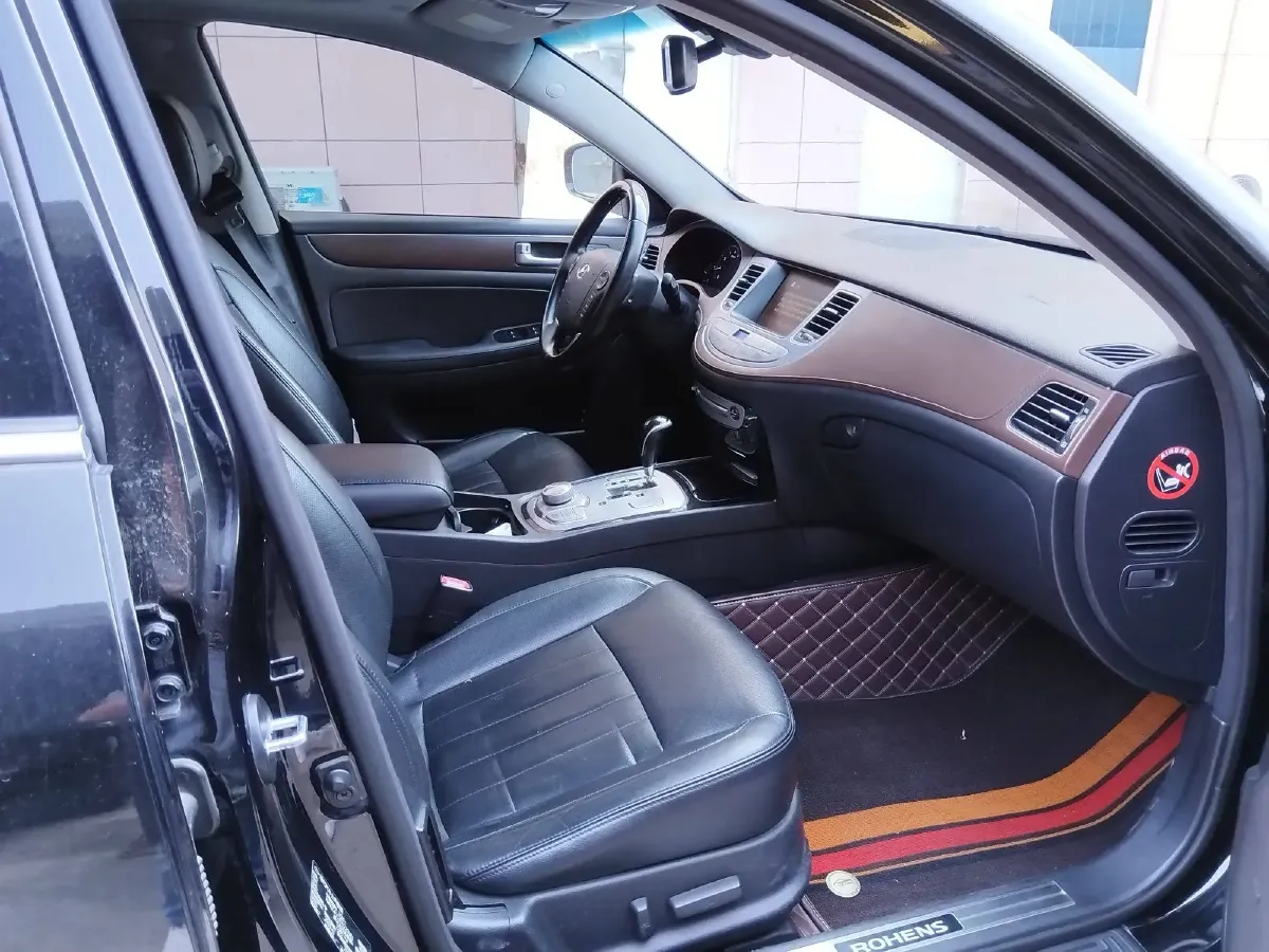 2012 Hyundai Rohens 3.0L 272HP V6 8AT,autocango,china used car exporter,china ev exporter,chinese used car exporter,chinese used ev exporter