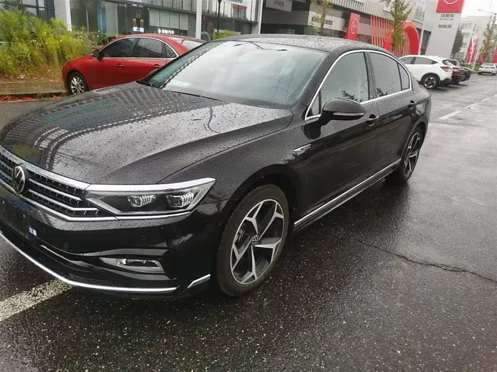 2023 Volkswagen Magotan 2.0T 220HP L4 7DCT