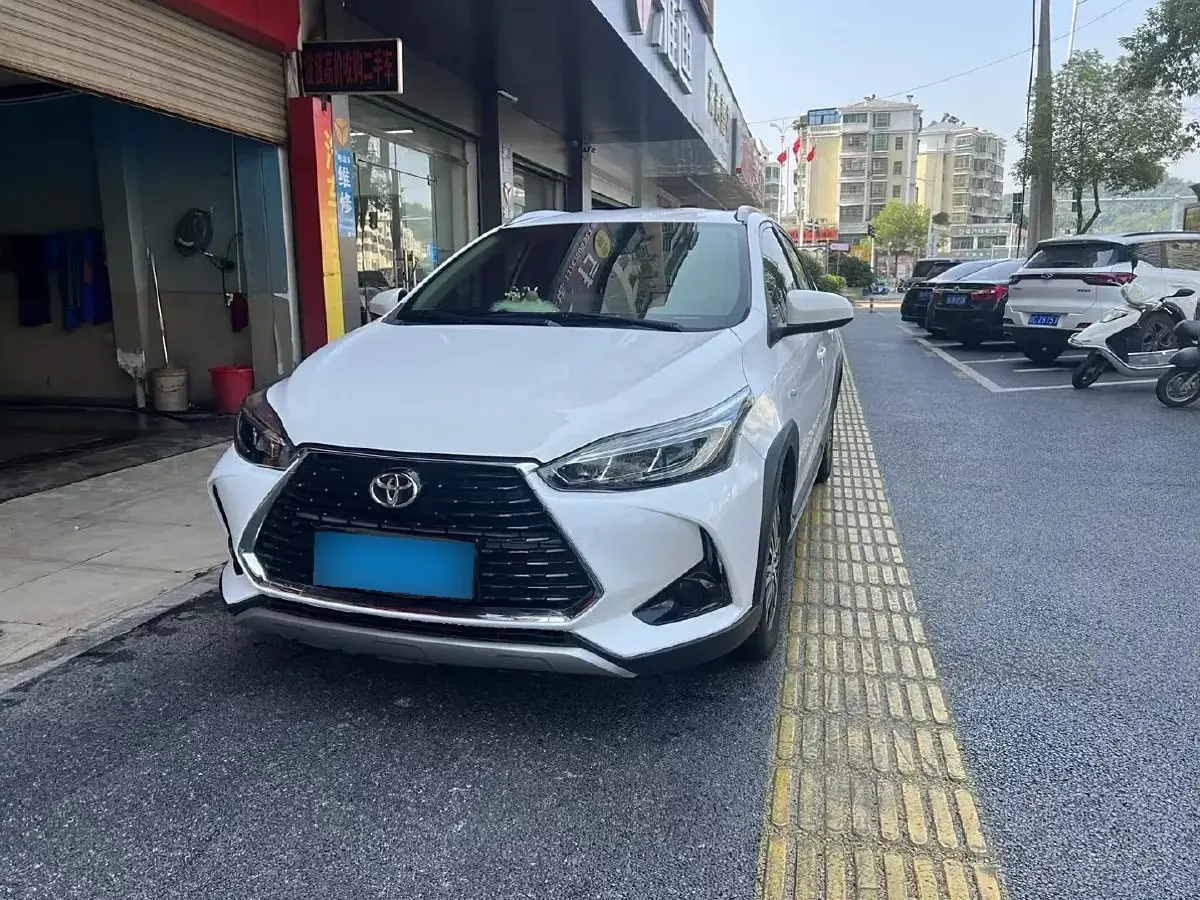 2021 Toyota Yaris L 1.5L 112HP L4 CVT