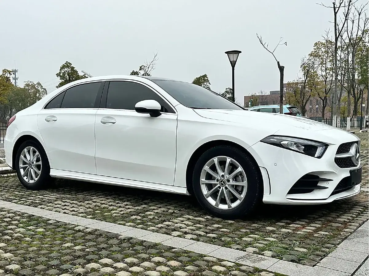 2021 Mercedes-Benz A Class 1.3T 163HP L4 7DCT