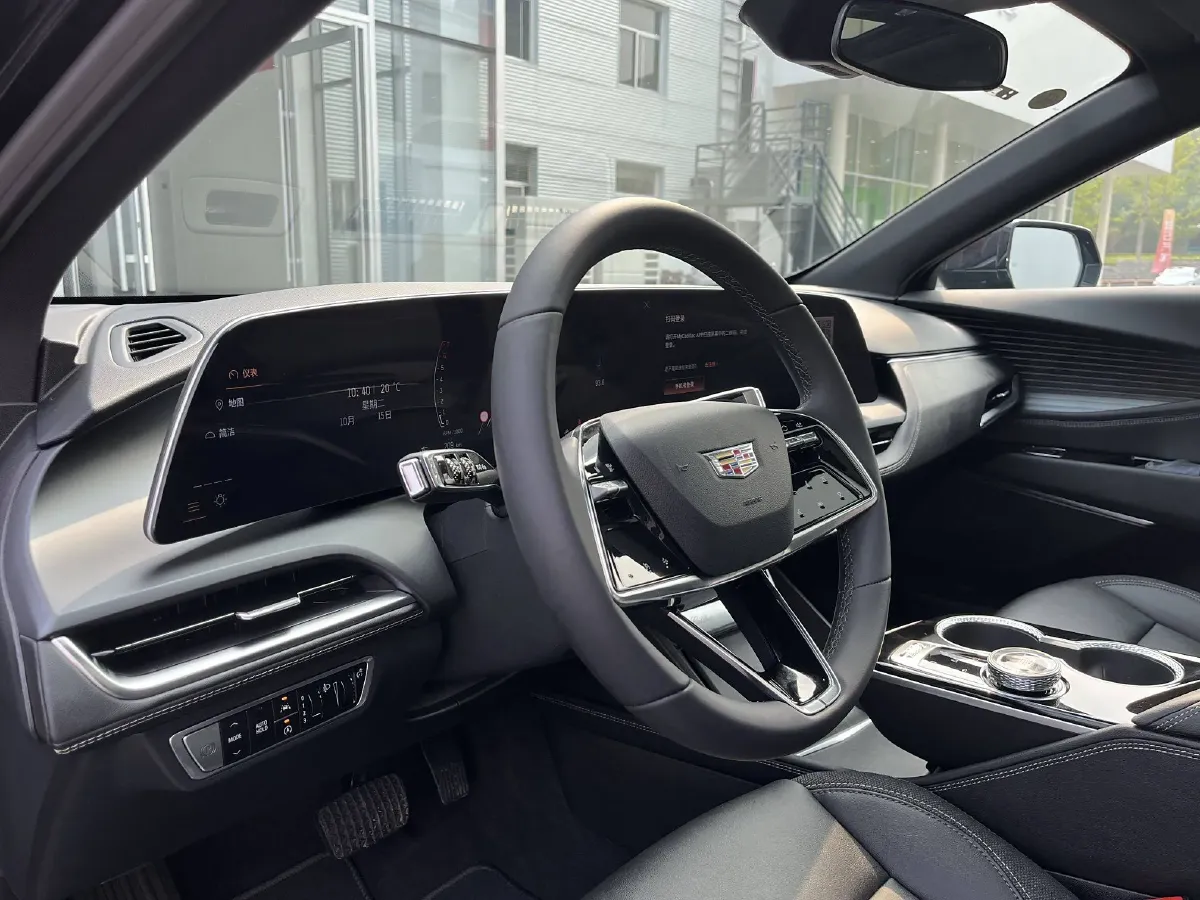 2023 Cadillac GT4 1.5T 211HP L4 9AT,autocango,china used car exporter,china ev exporter,chinese used car exporter,chinese used ev exporter