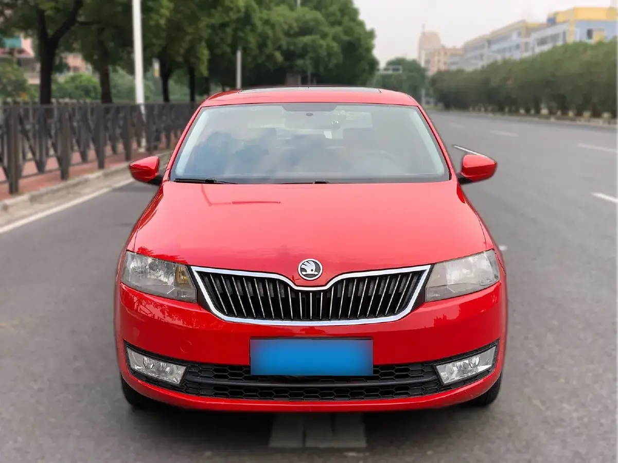 2016 Skoda Rapid Spaceback 1.6L 110HP L4 6AT