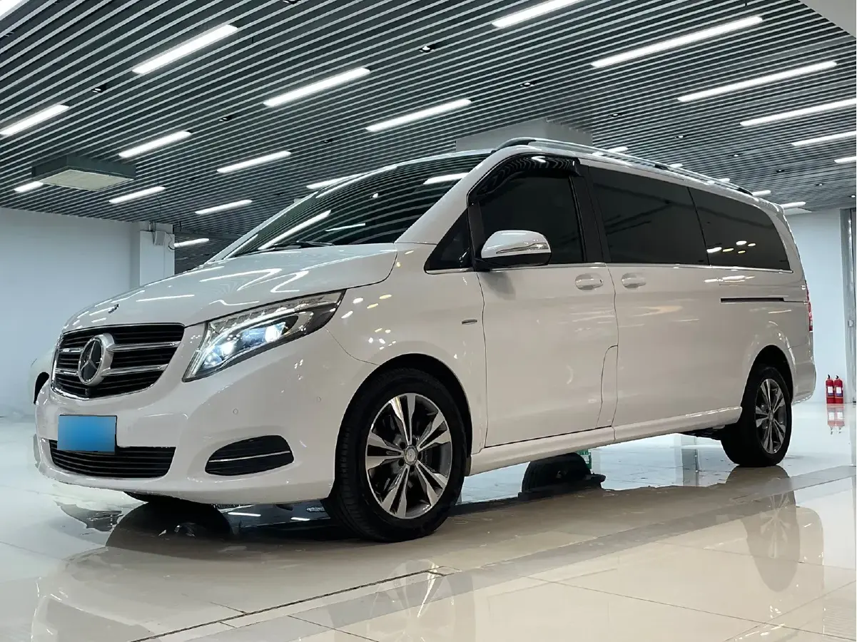 2016 Mercedes-Benz V Class 2.0T 211HP L4 7AT