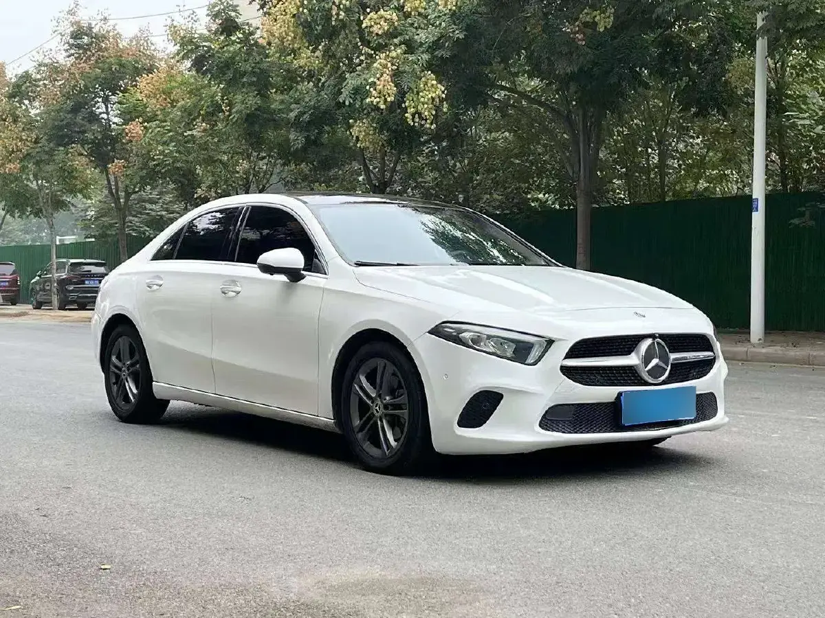 2019 Mercedes-Benz A Class 1.3T 163HP L4 7DCT