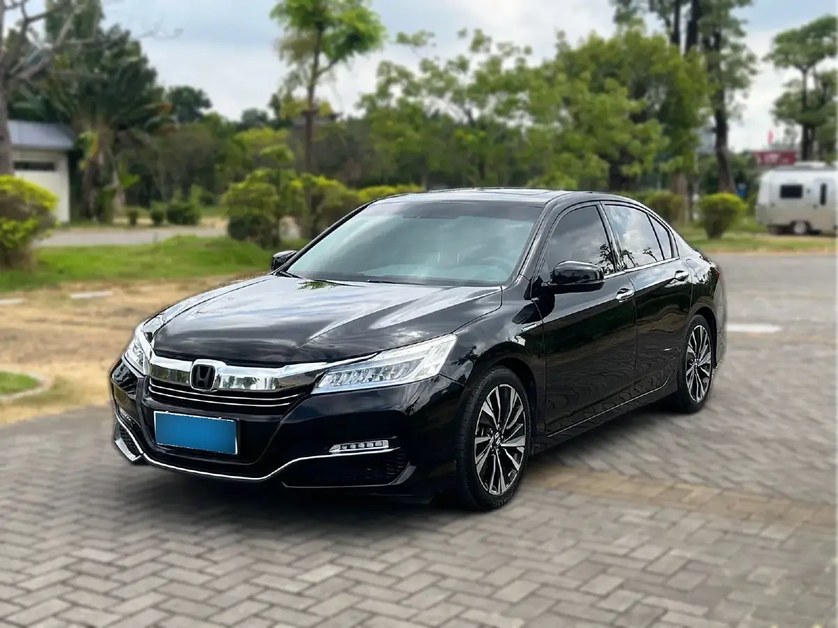 2016 Honda Accord 2.0L 146HP L4 E-CVT Hybrid