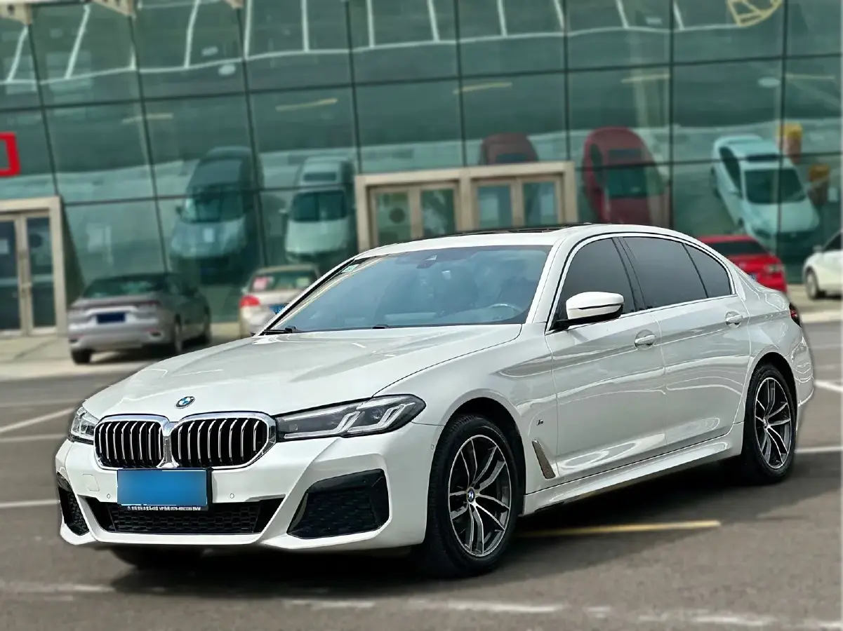 2021 BMW 5 Series 2.0T 184HP L4 8AT