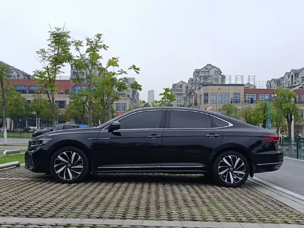 2022 Volkswagen Passat 2.0T 186HP L4 7DCT,autocango,china used car exporter,china ev exporter,chinese used car exporter,chinese used ev exporter