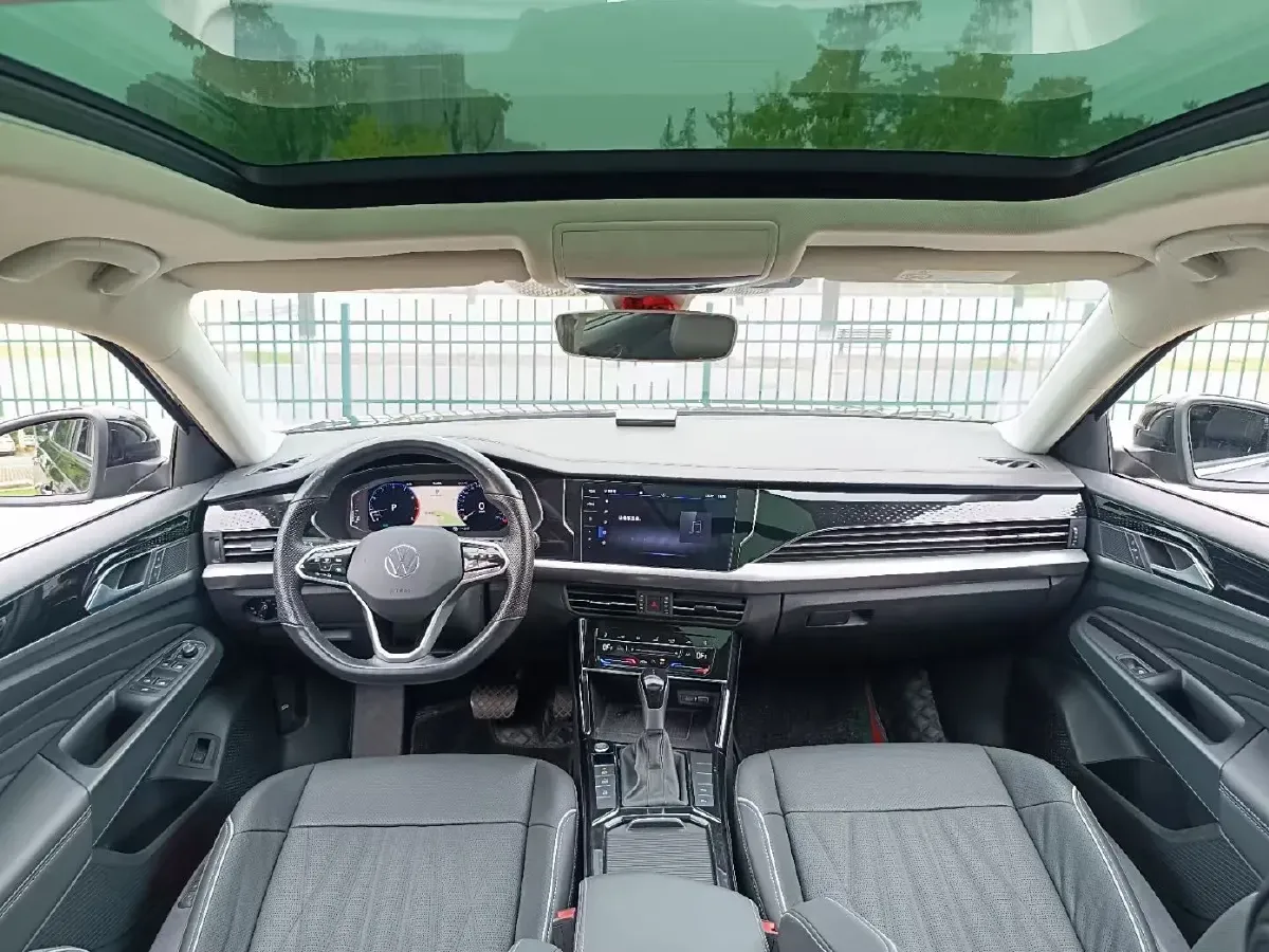 2022 Volkswagen Passat 2.0T 186HP L4 7DCT,autocango,china used car exporter,china ev exporter,chinese used car exporter,chinese used ev exporter