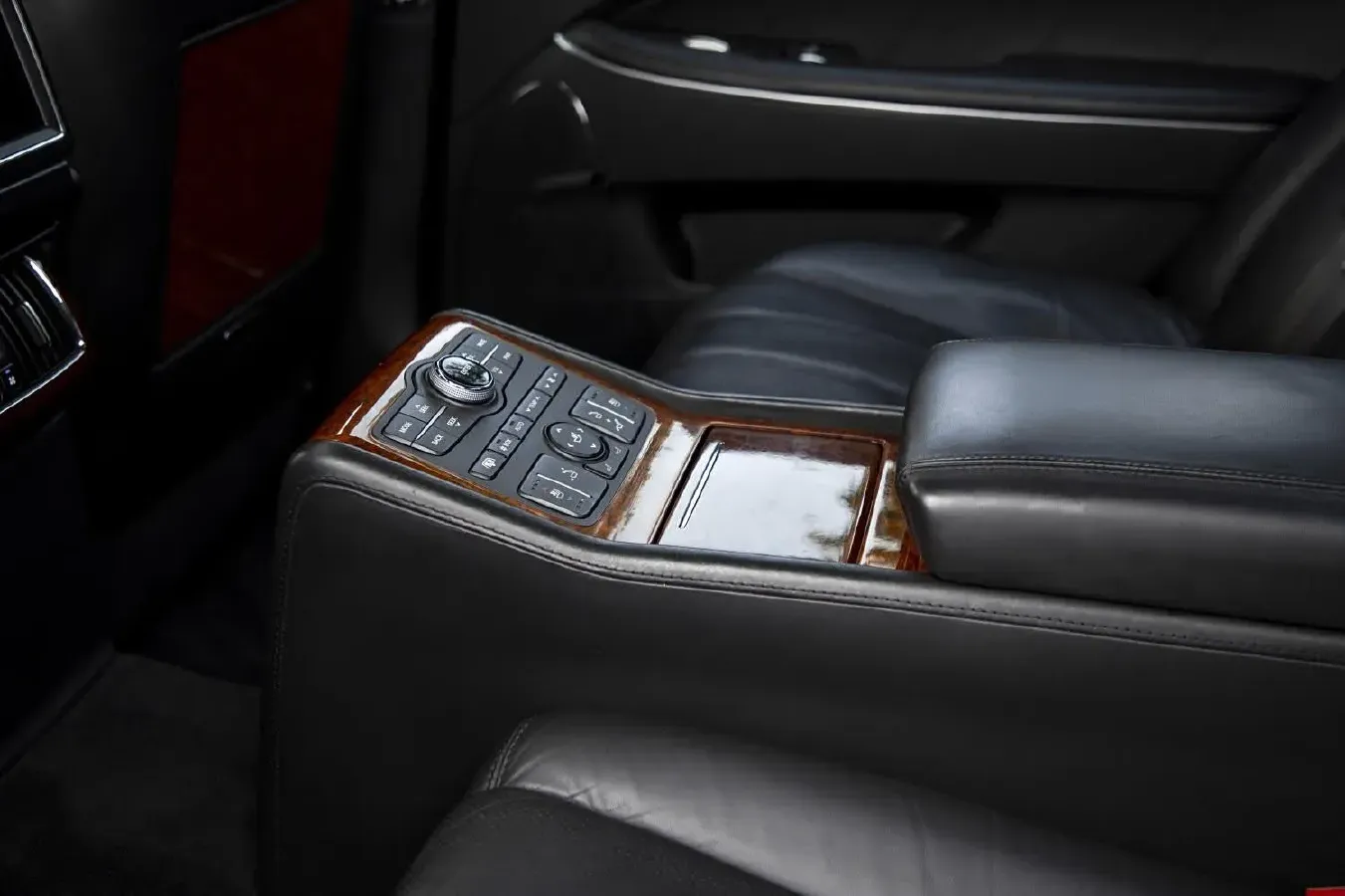 2012 Hyundai Equus 3.8L 335HP V6 8AT,autocango,china used car exporter,china ev exporter,chinese used car exporter,chinese used ev exporter