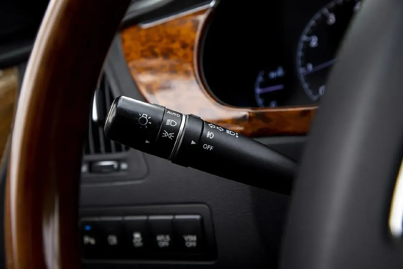 2012 Hyundai Equus 3.8L 335HP V6 8AT,autocango,china used car exporter,china ev exporter,chinese used car exporter,chinese used ev exporter