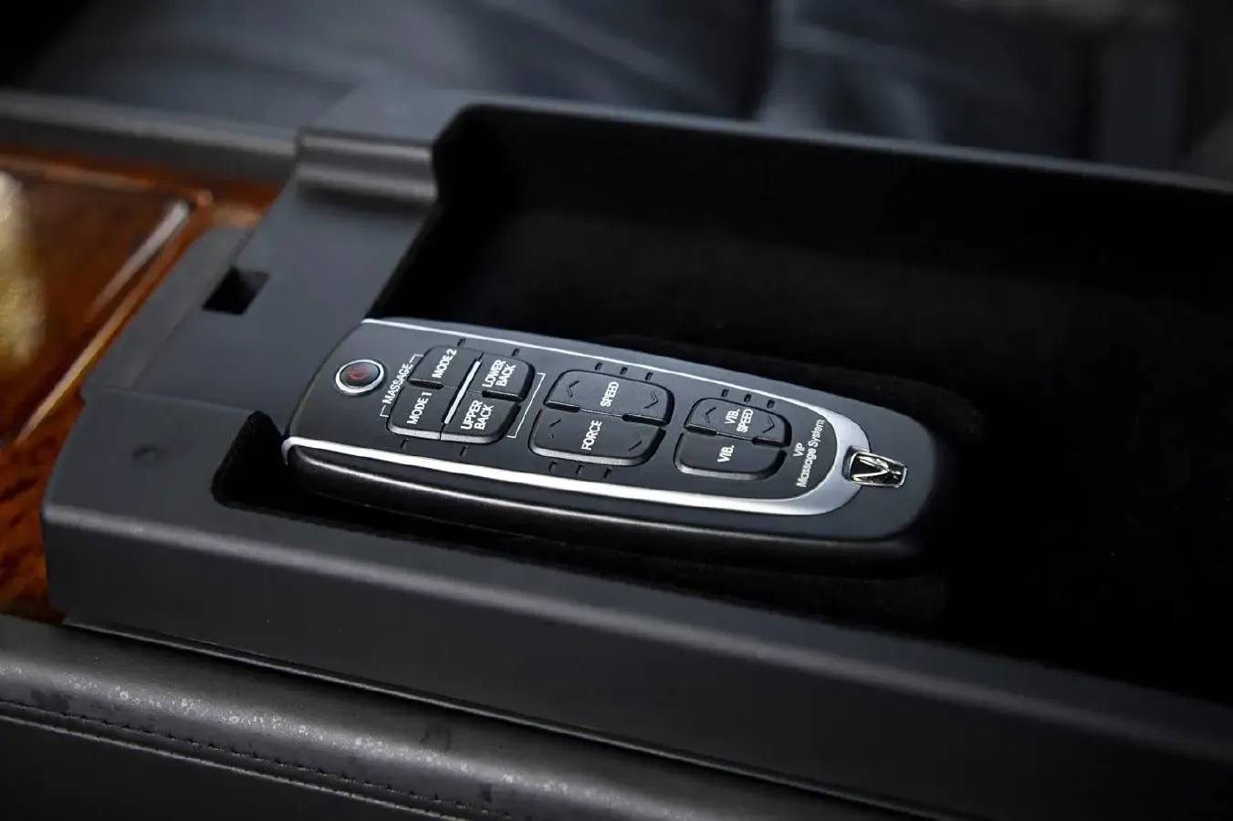 2012 Hyundai Equus 3.8L 335HP V6 8AT,autocango,china used car exporter,china ev exporter,chinese used car exporter,chinese used ev exporter