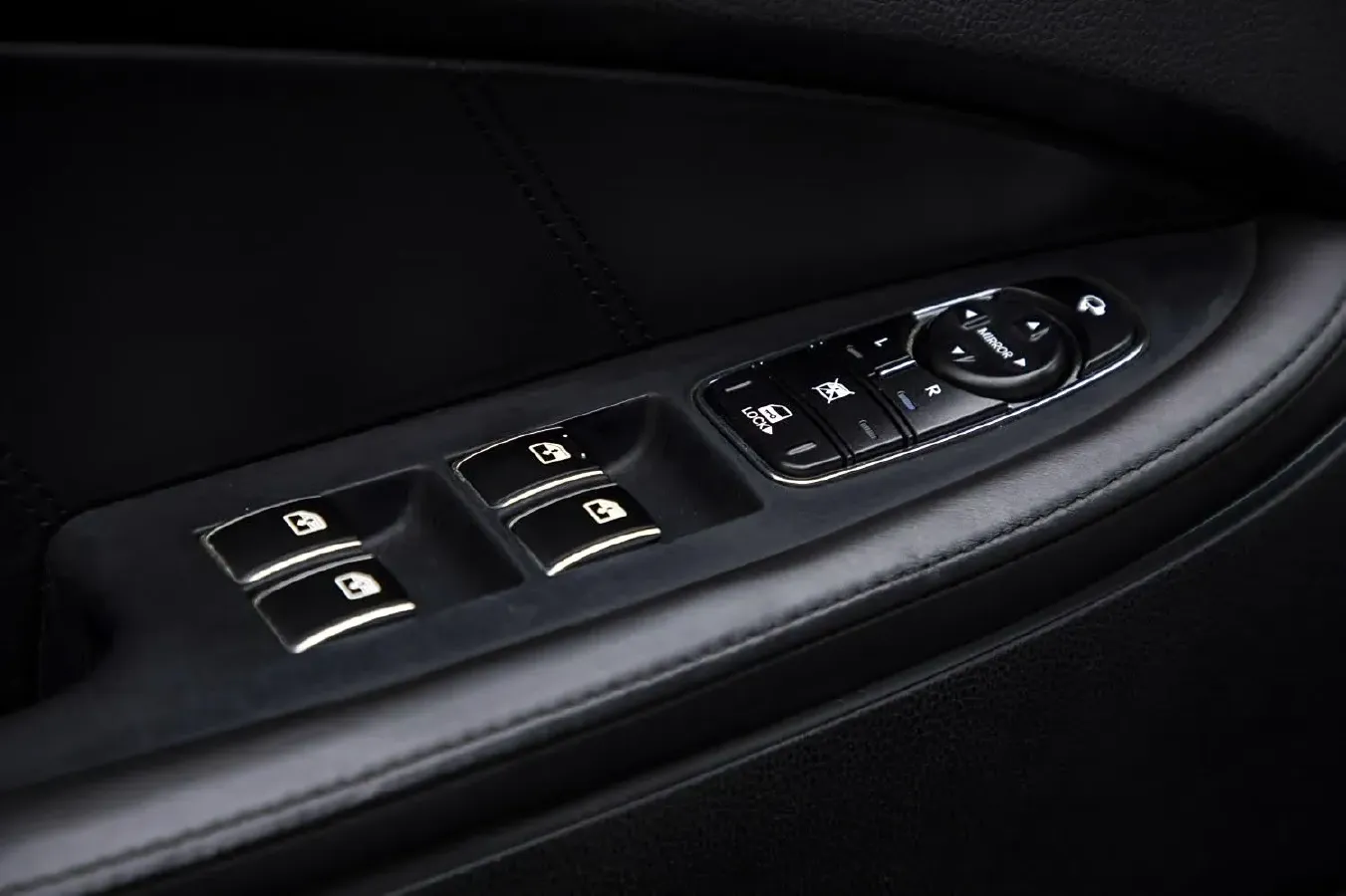 2012 Hyundai Equus 3.8L 335HP V6 8AT,autocango,china used car exporter,china ev exporter,chinese used car exporter,chinese used ev exporter