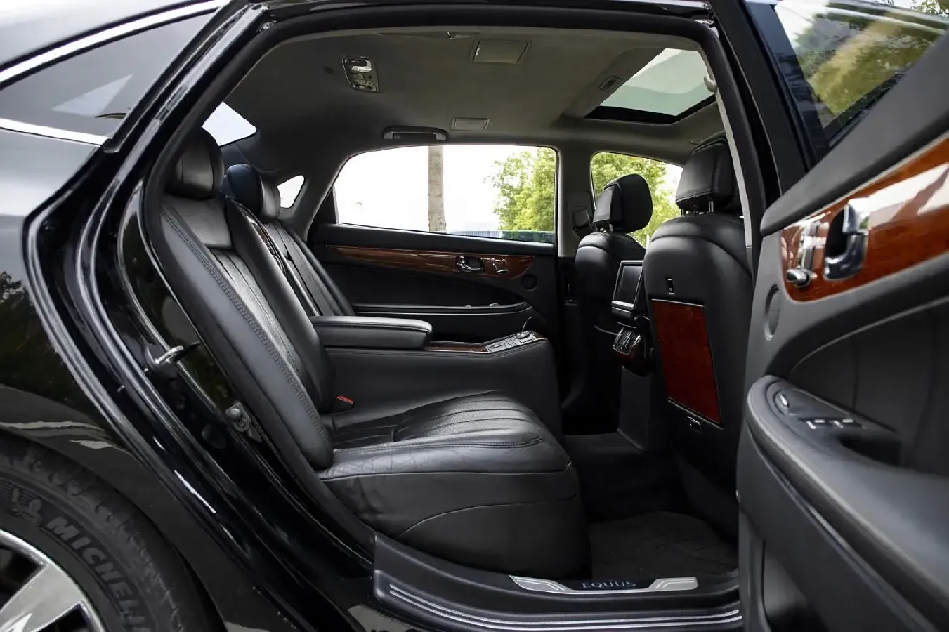 2012 Hyundai Equus 3.8L 335HP V6 8AT,autocango,china used car exporter,china ev exporter,chinese used car exporter,chinese used ev exporter