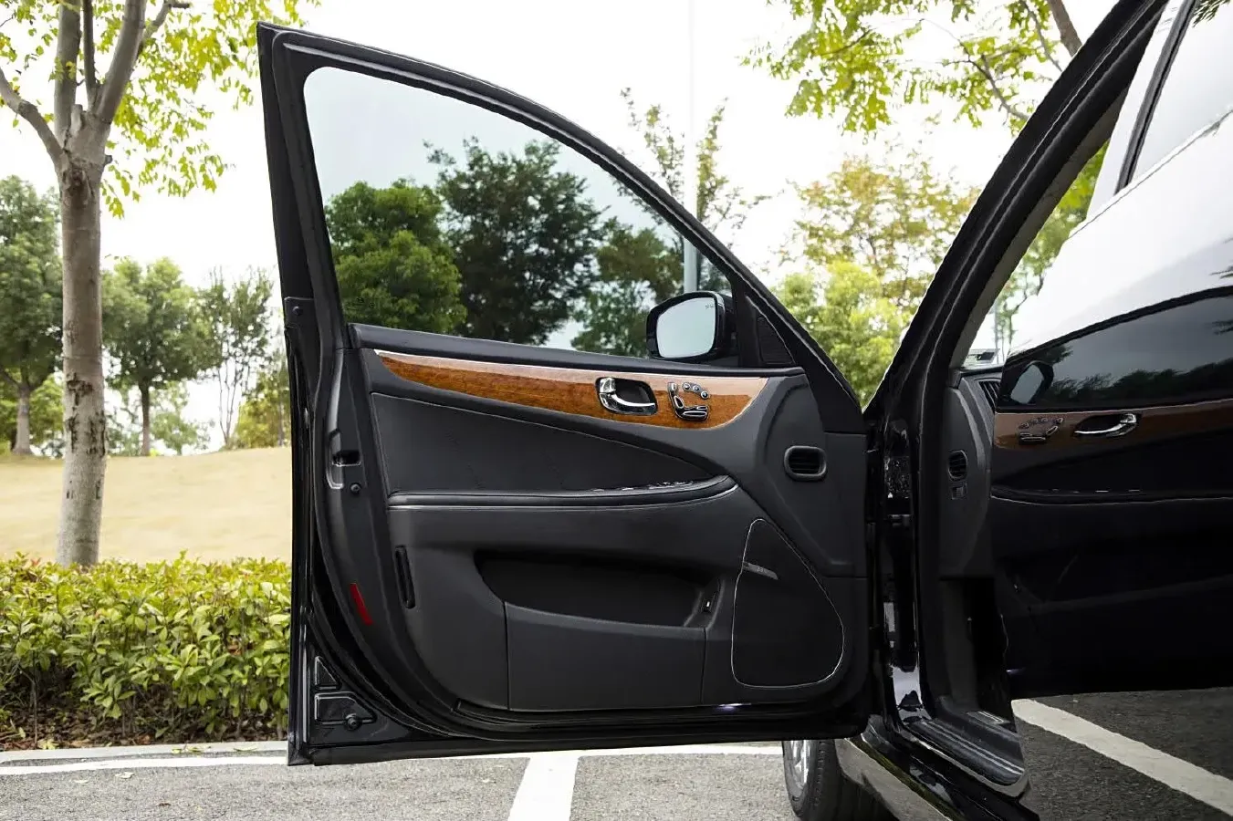 2012 Hyundai Equus 3.8L 335HP V6 8AT,autocango,china used car exporter,china ev exporter,chinese used car exporter,chinese used ev exporter