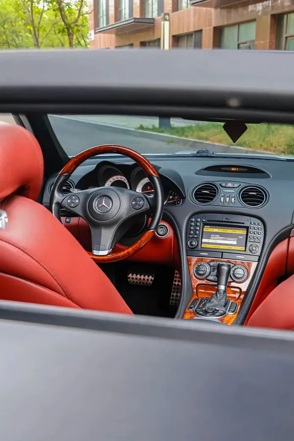 2011 Mercedes-Benz SL Class 5.5L 388HP V8 7AT,autocango,china used car exporter,china ev exporter,chinese used car exporter,chinese used ev exporter