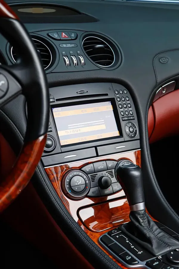 2011 Mercedes-Benz SL Class 5.5L 388HP V8 7AT,autocango,china used car exporter,china ev exporter,chinese used car exporter,chinese used ev exporter