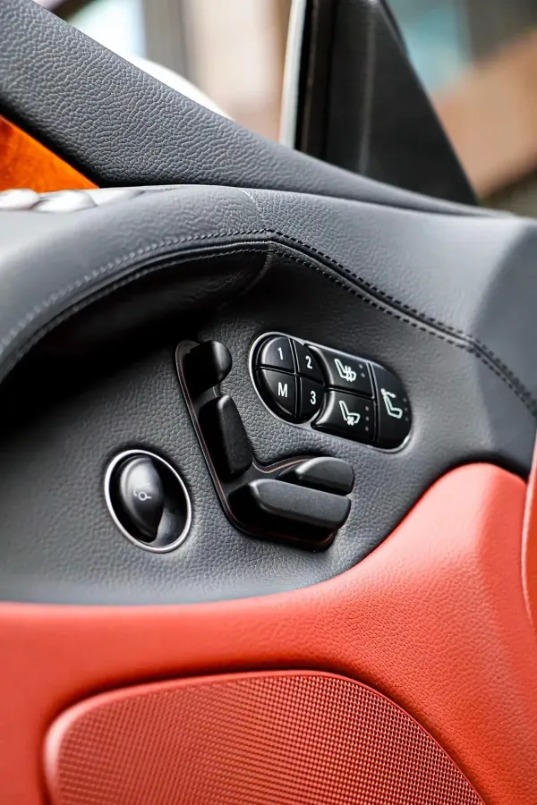 2011 Mercedes-Benz SL Class 5.5L 388HP V8 7AT,autocango,china used car exporter,china ev exporter,chinese used car exporter,chinese used ev exporter