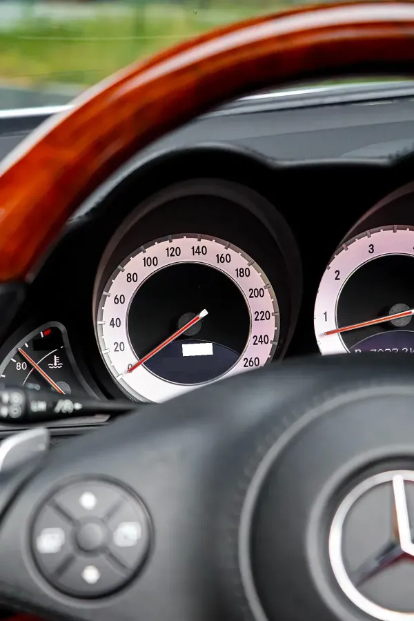 2011 Mercedes-Benz SL Class 5.5L 388HP V8 7AT,autocango,china used car exporter,china ev exporter,chinese used car exporter,chinese used ev exporter