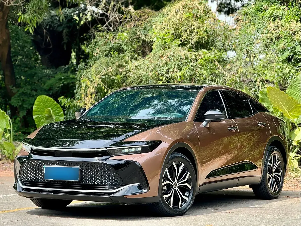 2023 Toyota CrownSportCross 2.5L 185HP L4 E-CVT Hybrid