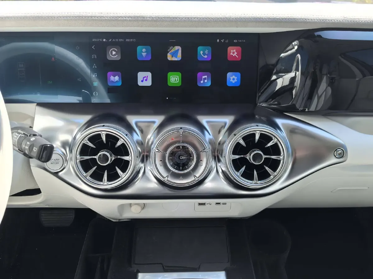 2021 Cyberspace 300 2.0T 227HP L4 8AT,autocango,china used car exporter,china ev exporter,chinese used car exporter,chinese used ev exporter