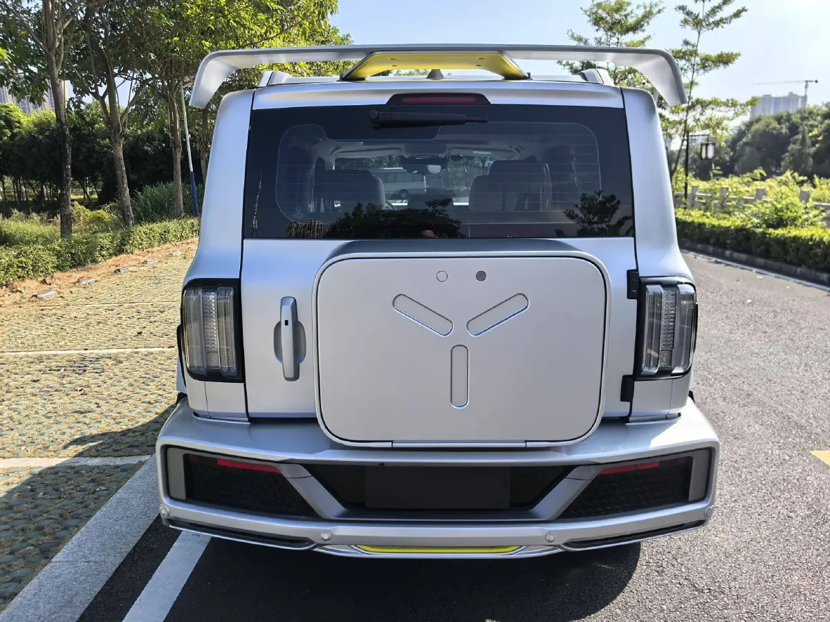 2021 Cyberspace 300 2.0T 227HP L4 8AT,autocango,china used car exporter,china ev exporter,chinese used car exporter,chinese used ev exporter