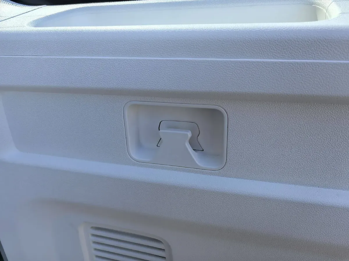 2021 Cyberspace 300 2.0T 227HP L4 8AT,autocango,china used car exporter,china ev exporter,chinese used car exporter,chinese used ev exporter