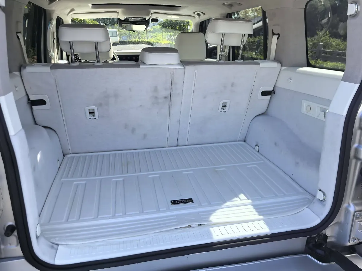 2021 Cyberspace 300 2.0T 227HP L4 8AT,autocango,china used car exporter,china ev exporter,chinese used car exporter,chinese used ev exporter