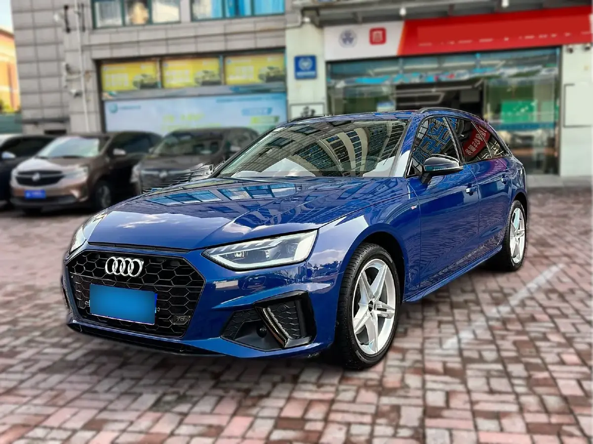 2023 Audi A4 2.0T 204HP L4 7DCT