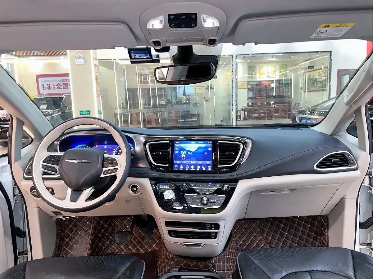 2017 Chrysler Pacifica 3.6L 279HP V6 9AT,autocango,china used car exporter,china ev exporter,chinese used car exporter,chinese used ev exporter