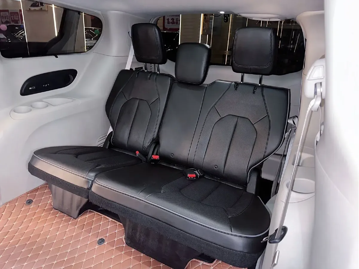 2017 Chrysler Pacifica 3.6L 279HP V6 9AT,autocango,china used car exporter,china ev exporter,chinese used car exporter,chinese used ev exporter