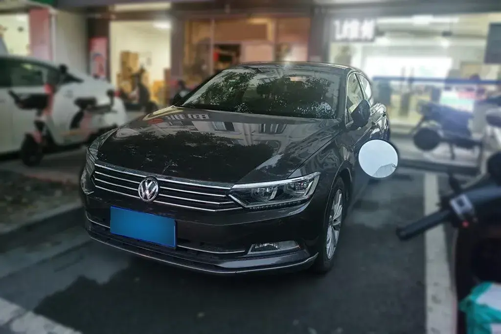 2017 Volkswagen Magotan 2.0T 220HP L4 7DCT