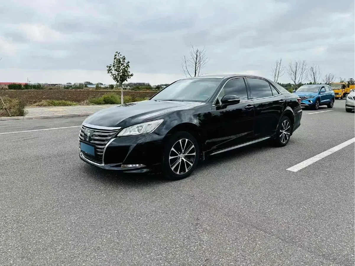 2018 Toyota Crown 2.0T 235HP L4 8AT
