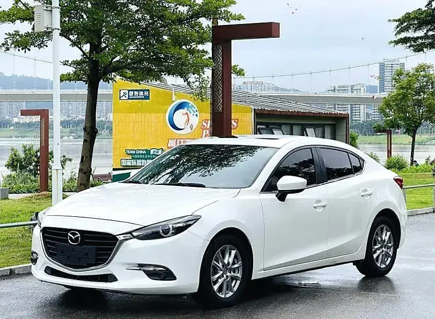 2017 Mazda 3 Axela 1.5L 117HP L4 6AT
