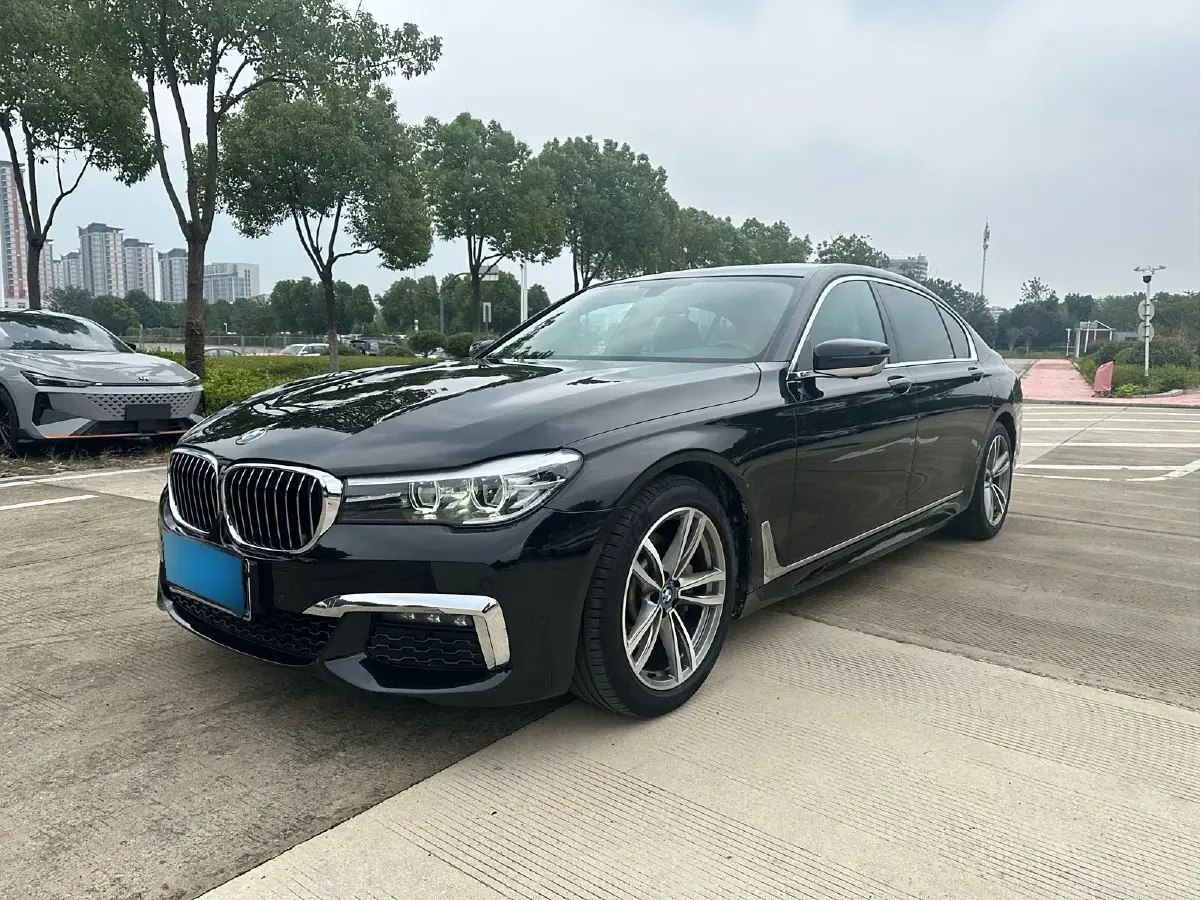 2018 BMW 7 Series 2.0T 258HP L4 8AT