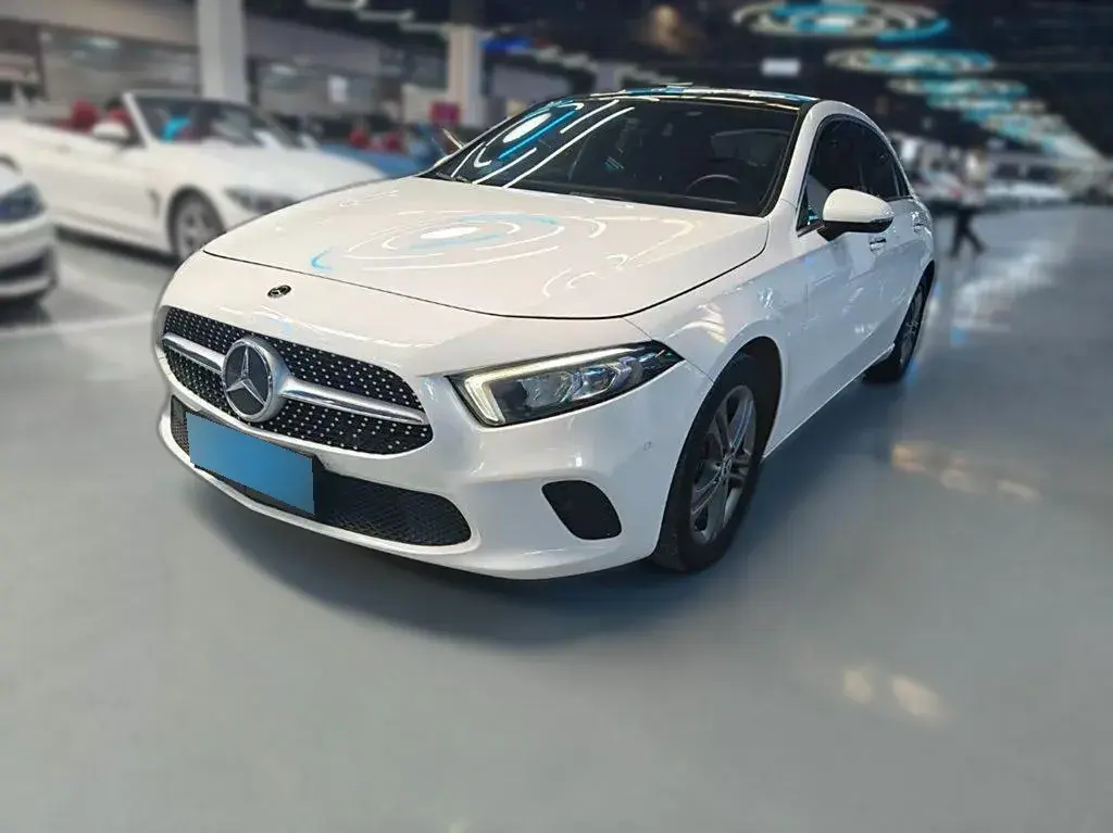 2019 Mercedes-Benz A Class 1.3T 163HP L4 7DCT