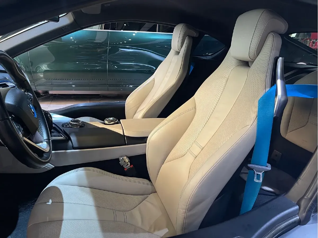 2014 BMW i8 1.5T 231HP L3 6AT PHEV 7.1KWH,autocango,china used car exporter,china ev exporter,chinese used car exporter,chinese used ev exporter