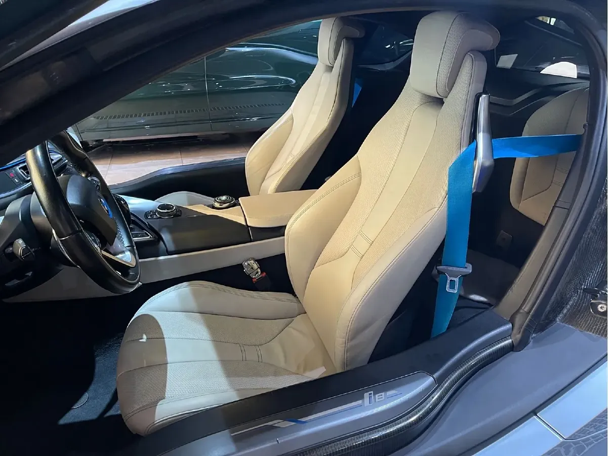 2014 BMW i8 1.5T 231HP L3 6AT PHEV 7.1KWH,autocango,china used car exporter,china ev exporter,chinese used car exporter,chinese used ev exporter