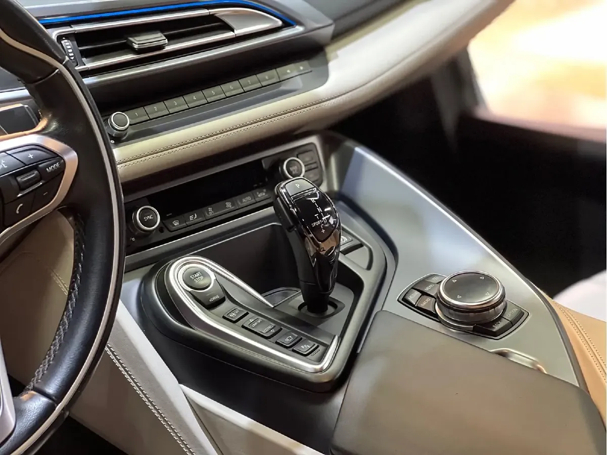 2014 BMW i8 1.5T 231HP L3 6AT PHEV 7.1KWH,autocango,china used car exporter,china ev exporter,chinese used car exporter,chinese used ev exporter