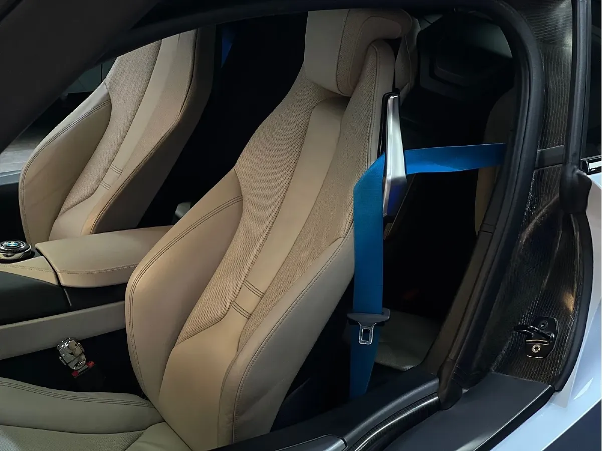 2014 BMW i8 1.5T 231HP L3 6AT PHEV 7.1KWH,autocango,china used car exporter,china ev exporter,chinese used car exporter,chinese used ev exporter